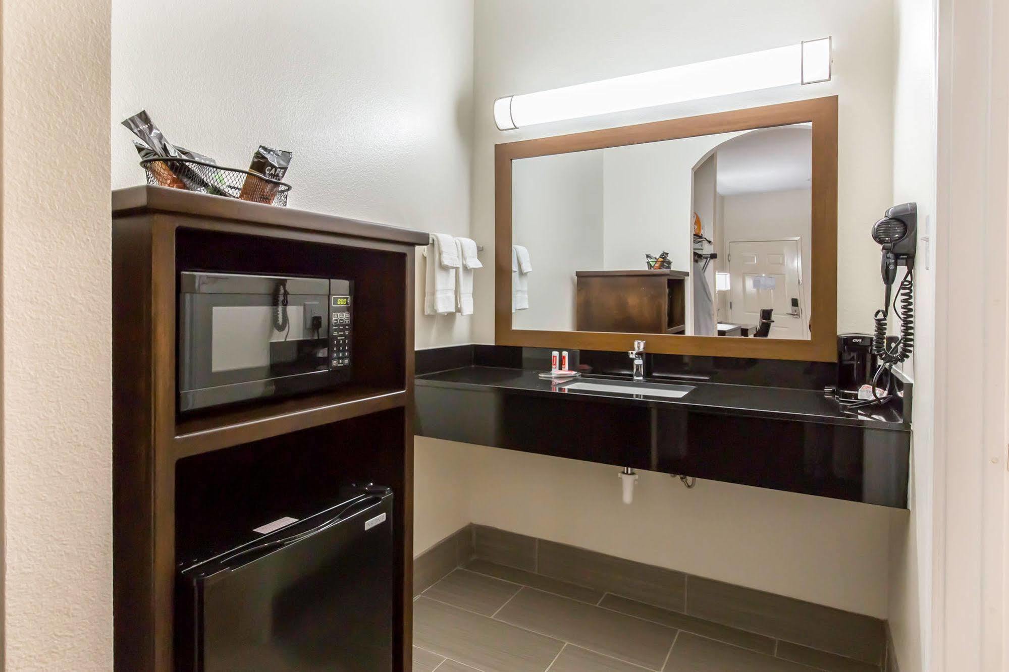Scottish Inns & Suites Spring - Houston North Exteriör bild